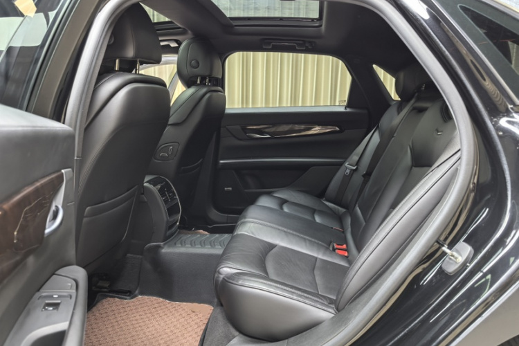 凯迪拉克CT6 2017款 28T 精英型中控内饰7011