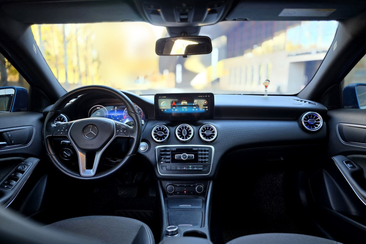 奔驰A级(进口) 2015款 A 180中控内饰7002