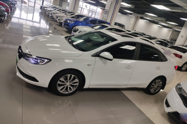 别克 英朗 2021款 1.3T 自动轻混动精英型车身外观4