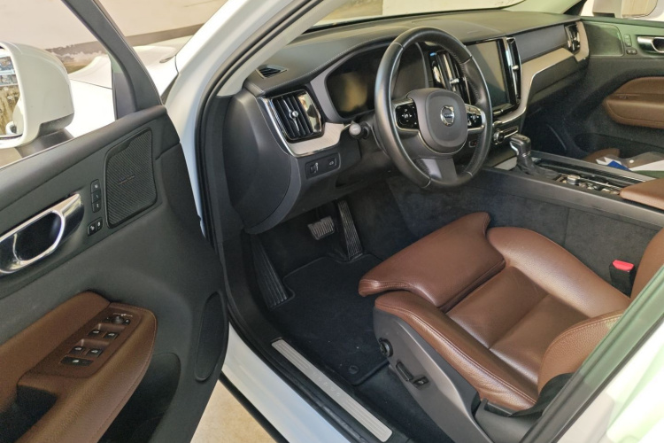 沃尔沃XC60 2020款 T5 四驱智雅豪华版中控内饰20