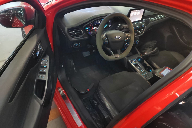 福特 福克斯 2019款 两厢 EcoBoost 180 自动ST Line中控内饰20