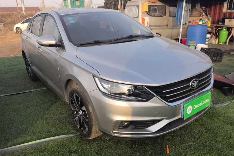 一汽 骏派A50 2018款 1.5L 手动豪华型车身外观3