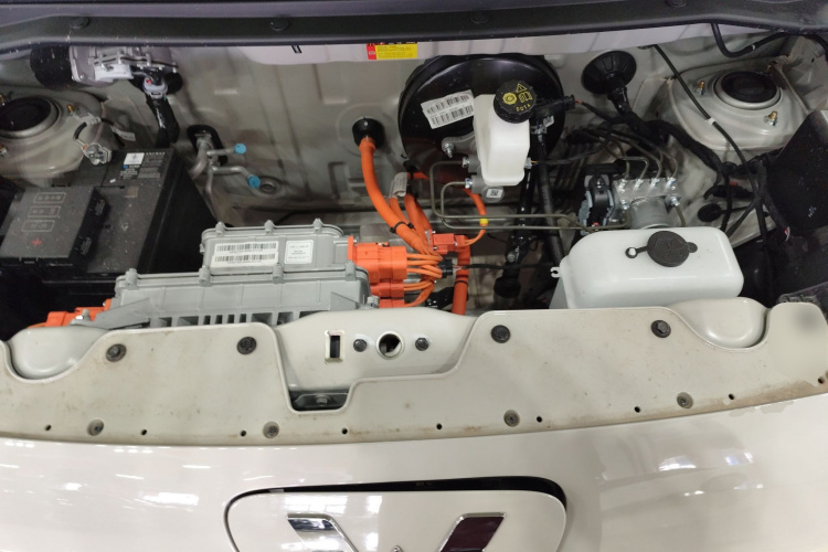 五菱汽车 宏光MINIEV 2025款 四门版 进阶款机舱底盘24