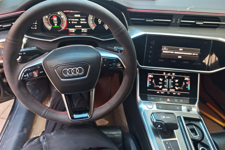 奥迪A6L 2019款 45 TFSI 臻选致雅型中控内饰13