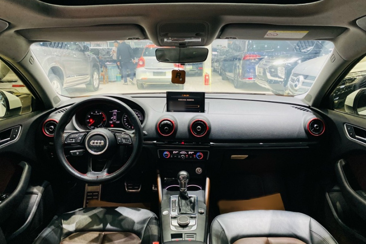 奥迪A3 2020款 Limousine 35 TFSI 风尚型 国VI中控内饰7001