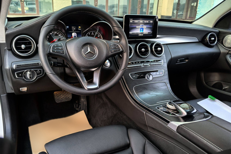 奔驰C级 2018款 C 180 L 时尚型运动版局部细节19