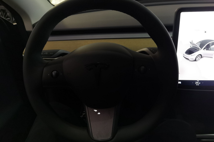 特斯拉 Model Y 2022款 改款 后轮驱动版中控内饰13