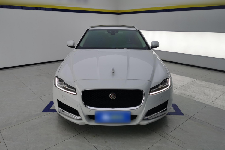 捷豹XFL 2018款 XFL 2.0T 250PS 豪华版车身外观2