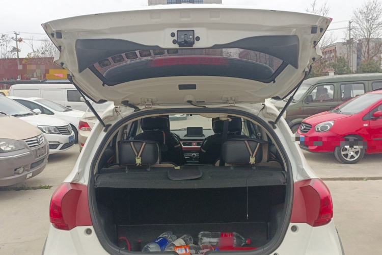 哈弗H1 2015款 1.5L AMT豪华型机舱底盘23