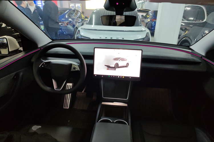 特斯拉 Model Y 2025款 后轮驱动 首发版中控内饰7002