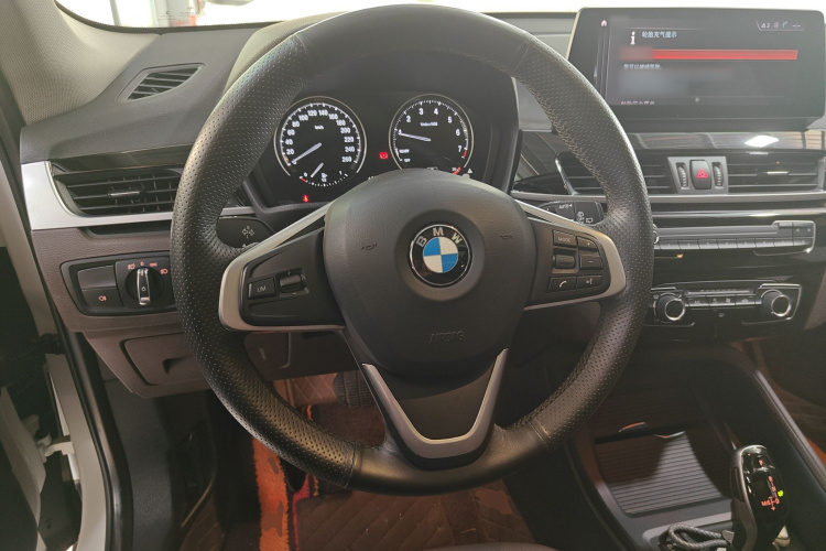 宝马X1 2022款 sDrive20Li 时尚型中控内饰13
