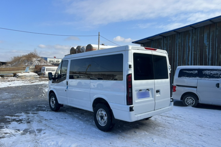 江铃福顺 2023款 2.0T 手动短轴低顶商运型多功能乘用车6座 双开尾门车身外观6001