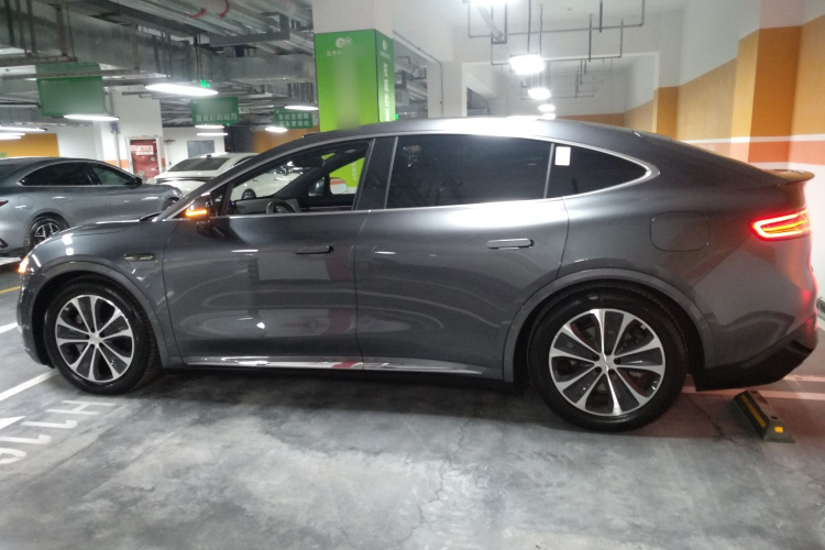 鸿蒙智行 智界R7 2025款 增程 251km Max车身外观4