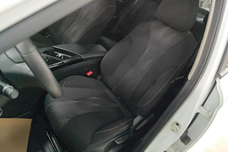 荣威i5 2021款 1.5L CVT铂金版局部细节19