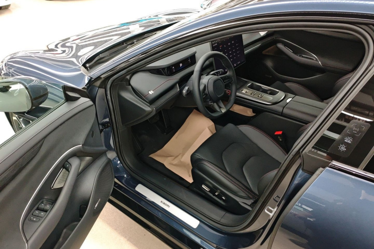 小米汽车 小米SU7 2024款 后驱长续航智驾版中控内饰7003