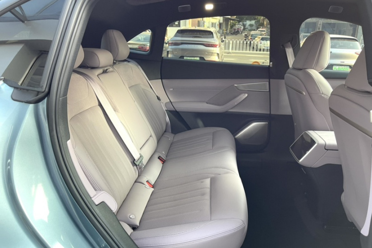 乐道L60 2024款 60kWh 后驱版中控内饰7001