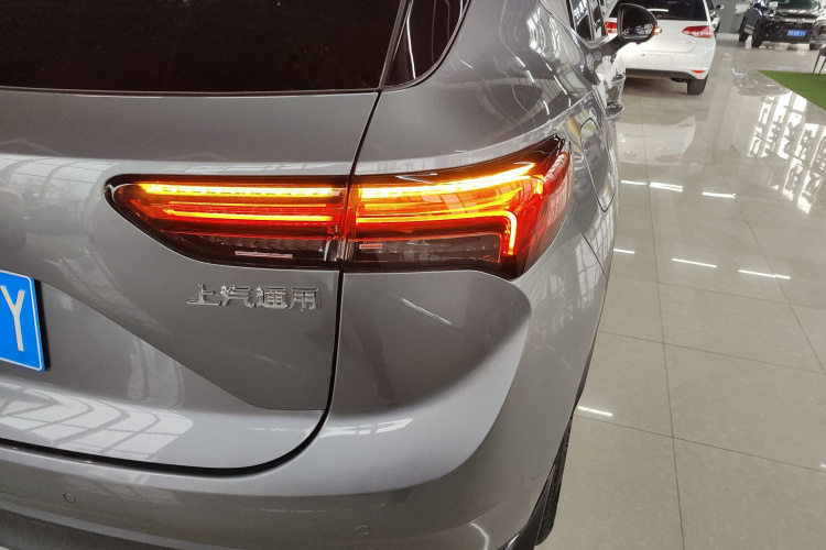 别克 2022款 昂科威S 552T 两驱精英型车身外观9