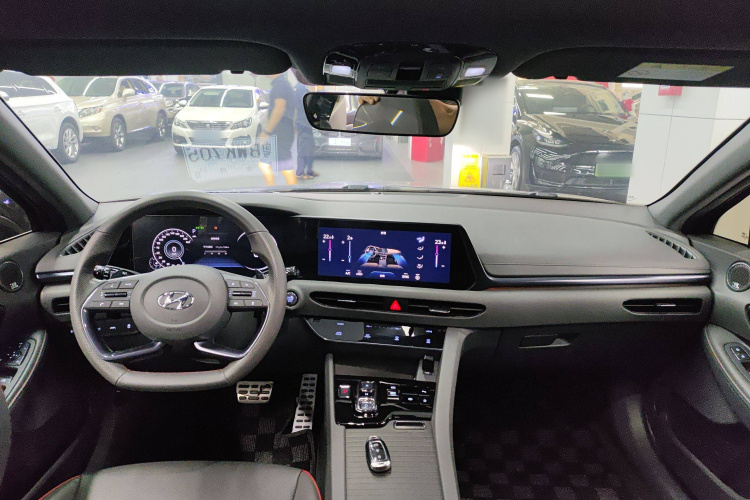 现代 索纳塔 2022款 380TGDi 自动20周年纪念款中控内饰12