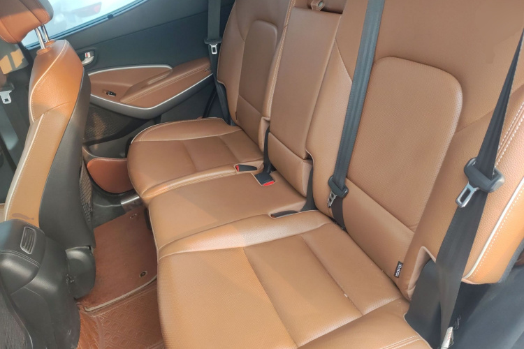 现代 胜达 2017款 2.0T 自动四驱智能型 7座中控内饰7004