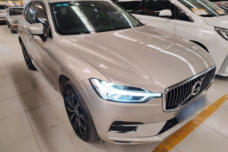 沃尔沃XC60 2020款 T5 四驱智远豪华版车身外观3