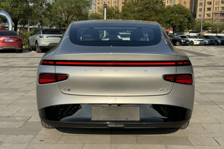 小鹏P7 2023款 P7i 702 Pro车身外观6003