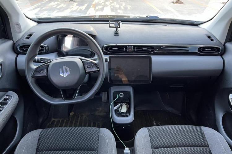 零跑汽车 零跑T03 2021款 400微糖版中控内饰7001