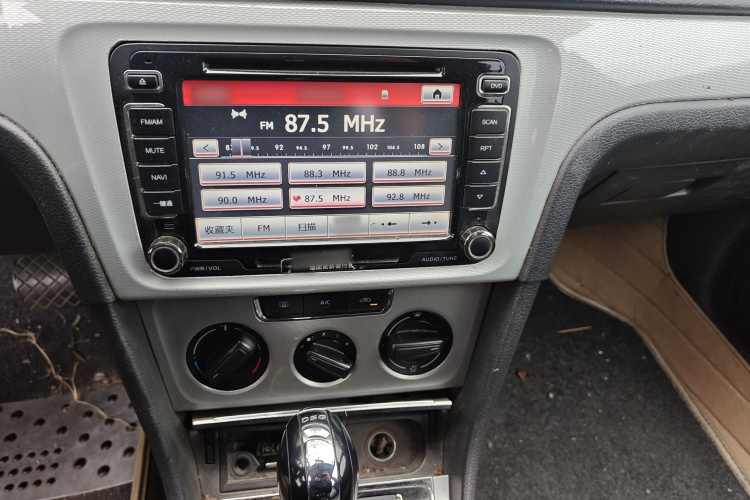 大众 朗行 2013款 1.4TSI 自动舒适型局部细节16