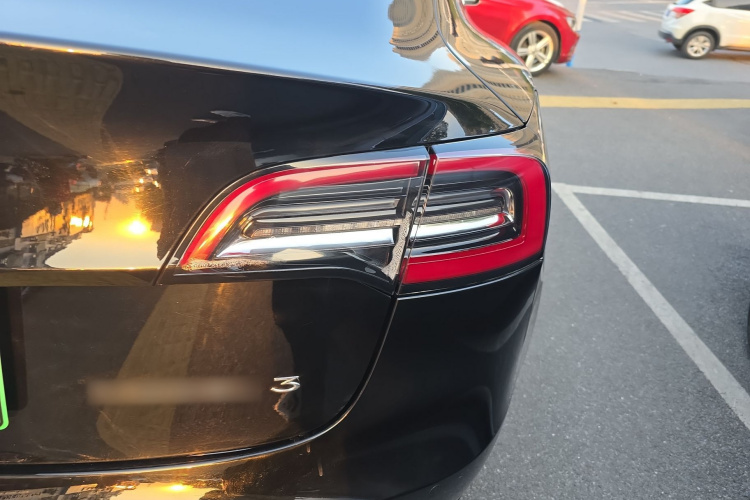特斯拉 Model 3 2020款 改款 标准续航后驱升级版车身外观9