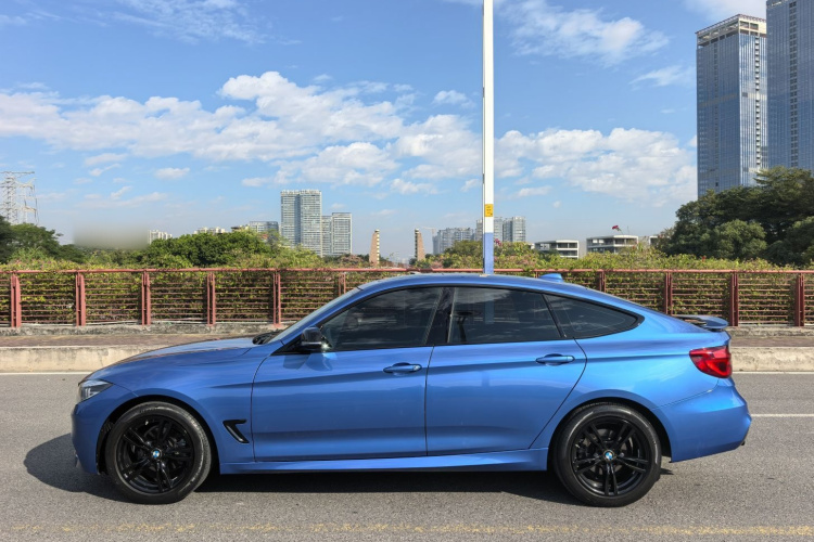 宝马3系GT 2019款  320i M运动曜夜版车身外观6011