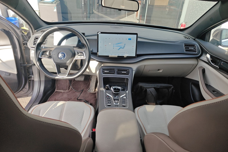 比亚迪 秦PLUS 2023款  冠军版 DM-i 120KM超越型中控内饰12