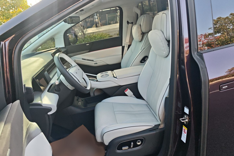 小鹏X9 2025款 740超长续航 Max局部细节19