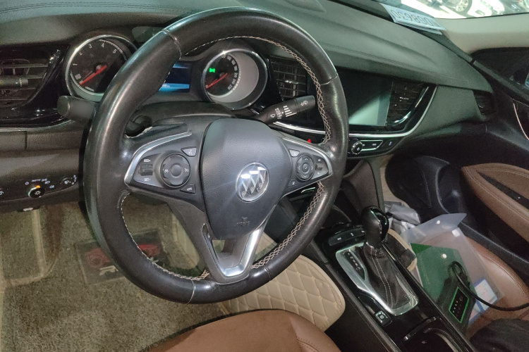 别克 君威 2017款 20T 精英型中控内饰13