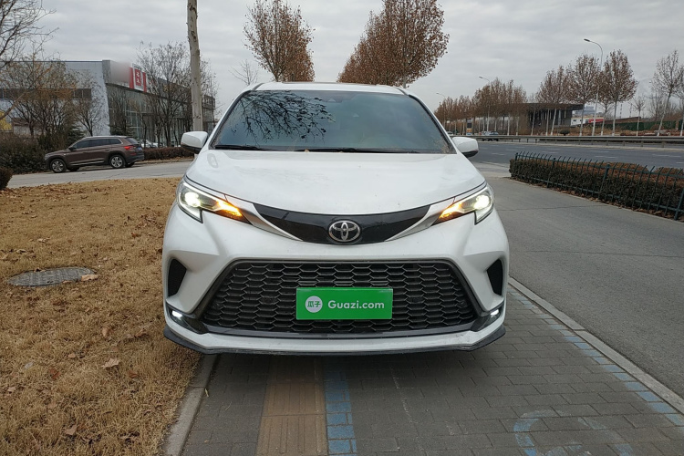 丰田 格瑞维亚 2024款 2.5L混动 豪华版车身外观6001