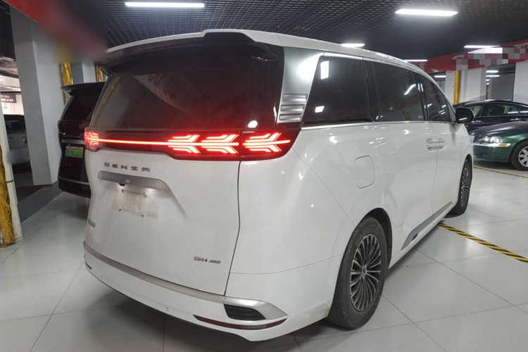 腾势D9 2022款 DM-i 970 四驱尊荣型车身外观7