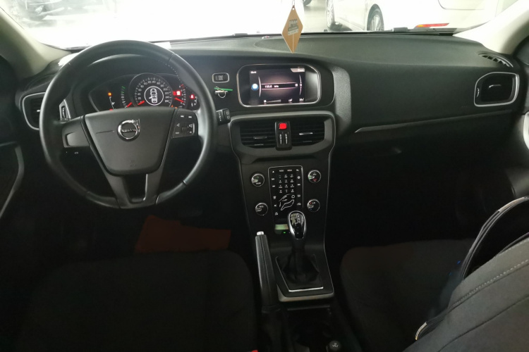 沃尔沃V40 2018款 T3 智尚版中控内饰7002