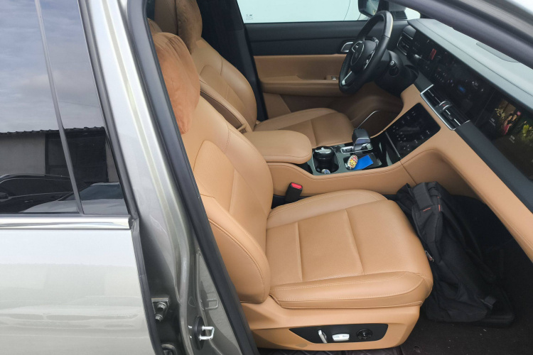 理想汽车 理想ONE 2021款 增程6座版局部细节41