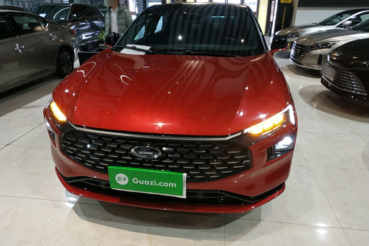 福特 蒙迪欧 2025款 2.0T EcoBoost 至尊型车身外观2