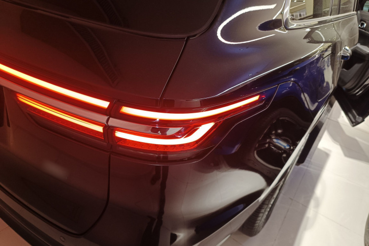 理想汽车 理想ONE 2020款 增程6座版车身外观9