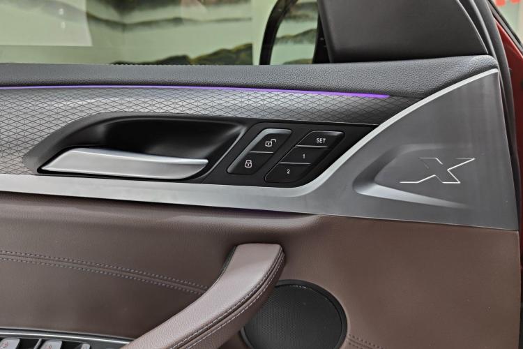 宝马X4 2020款 xDrive25i M越野套装中控内饰7004