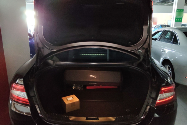 捷豹XF 2015款 XF 3.0 SC R-Sport 豪华版局部细节23