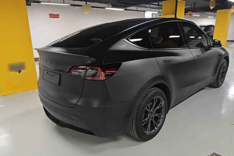 特斯拉 Model Y 2024款 后轮驱动版车身外观7
