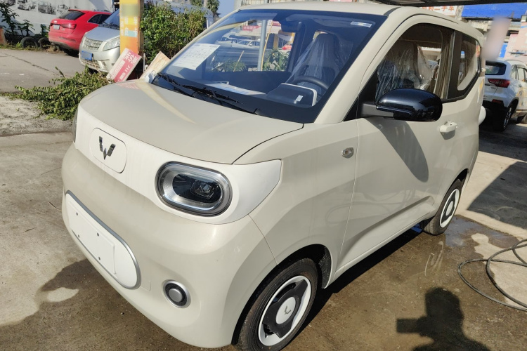 五菱汽车 宏光MINIEV 2024款 第三代 215km 青春版车身外观1