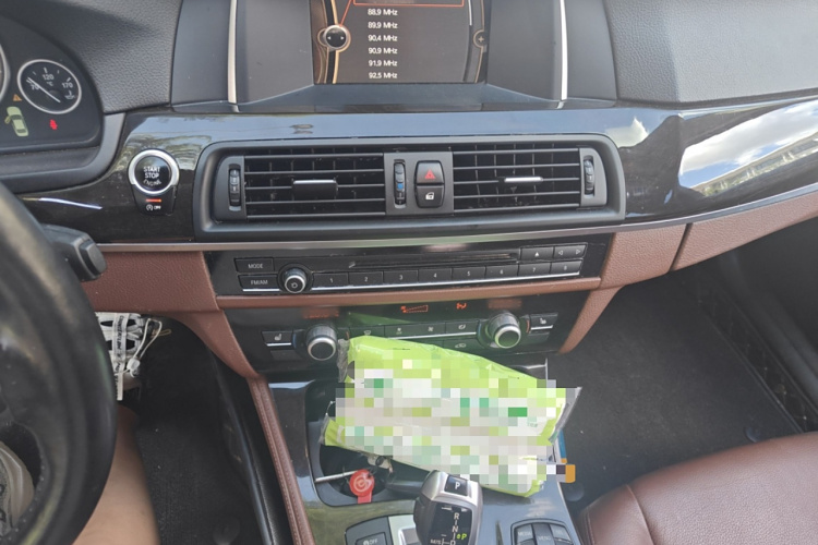 宝马5系 2014款 525Li 领先型局部细节16