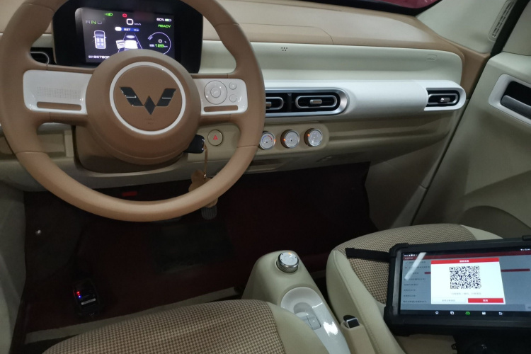 五菱汽车 宏光MINIEV 2024款 第三代 215km 青春版中控内饰12