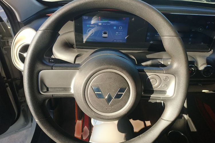 五菱汽车 五菱缤果 2023款 333km 快享款中控内饰13