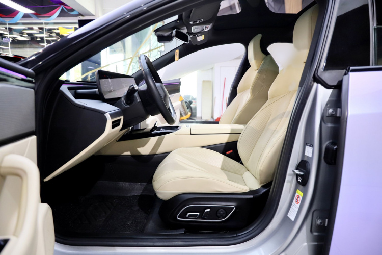 小鹏P7 2022款 480G+局部细节19