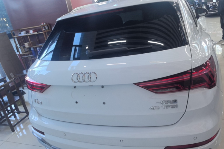 奥迪Q3 2023款 改款 40 TFSI 时尚动感型车身外观6