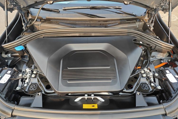 宝马iX1 2023款 xDrive30L M运动套装机舱底盘24