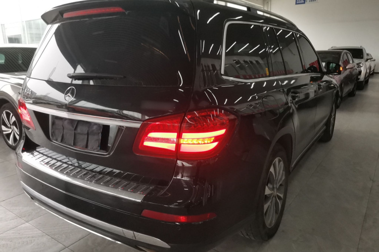 奔驰GLS 2016款 GLS 400 4MATIC动感型车身外观7