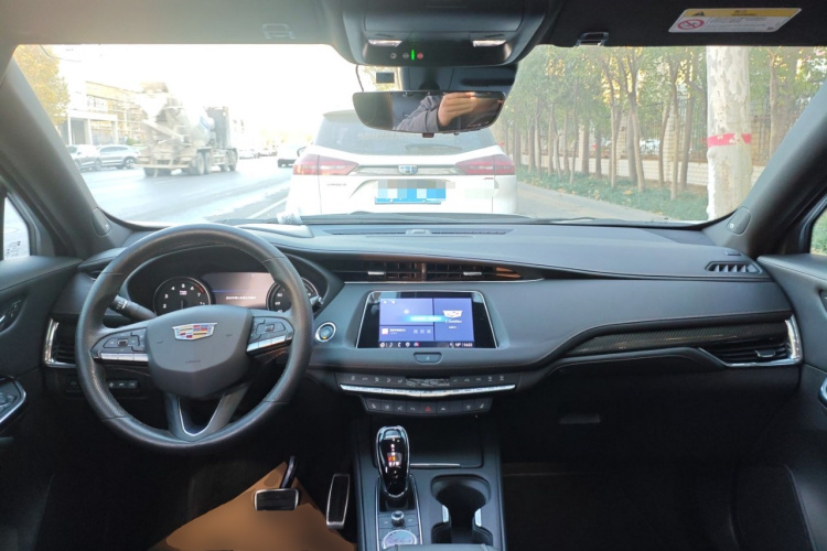 凯迪拉克XT4 2022款 28T 四驱铂金型中控内饰7002